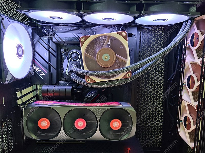 RTX 4070 스파이더맨 에디션 이미지