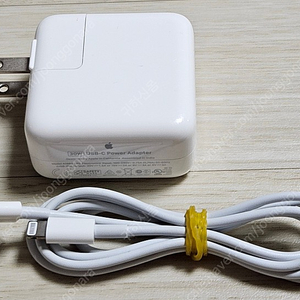 애플30W USB-C POWER ADAPTER A1882팝니다.