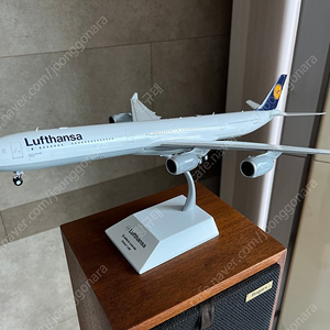 1:200 Lufthansa A340-600, 1:400 Cathay pacific L-1011-100