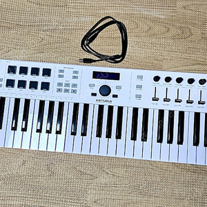 ARTURIA KeyLab Essential 61 아투리아 키랩에센셜 마스터키보드