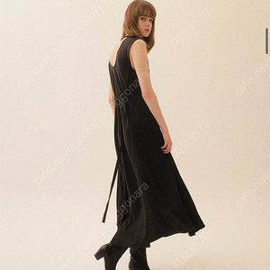 (가격내림)on&on Satin Back Point Dress