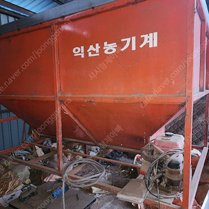 익산농기계 1톤트럭 곡물통 팝니다.