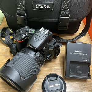 니콘 d5600바디 탐론 18-200mm vc렌즈