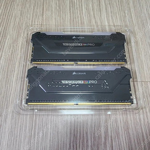 커세어 벤전스 RGB 프로 DDR4 3200 C16 32GB 2개 데스크탑 메모리 (미개봉 새제품)