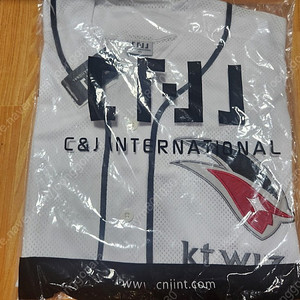 미개봉) KT 위즈 야구유니폼 사이즈 105 판매합니다.​