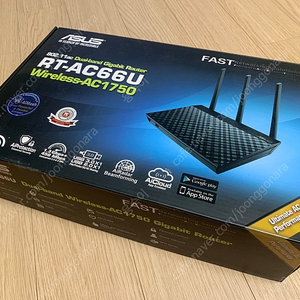 ASUS RT-AC66U B1 무선 공유기 팝니다.