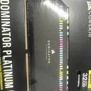 CORSAIR DDR5-5200MHz 도미네이터 플래티넘 RGB 32GB(2 x 16GB)