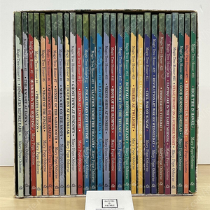 Magic Tree House Books 1-28 Boxed Set / 상태 : 상 / 택포