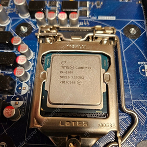 인텔 i5-6500, 8GB램, 메인보드 포함