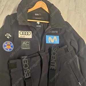 데상트 스페인 팀복