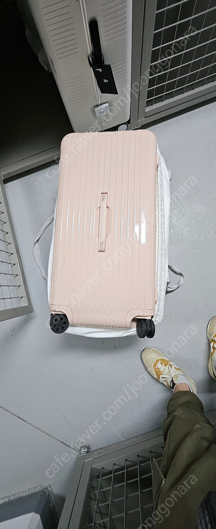 RIMOWA 리모와 에센셜 플러스 연분홍 이미지