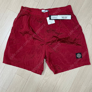 스톤 아일랜드 B0943 나일론 메탈 팬츠 22FW