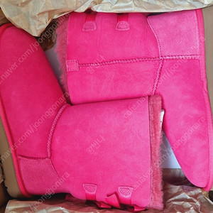 UGG 베일리 보우 240