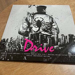 영화 DRIVE 10주년 OST LP 블루 & 핑크 팝니다.