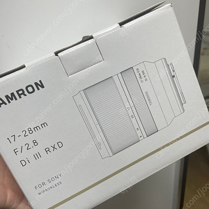 탐론 17-28 광각렌즈