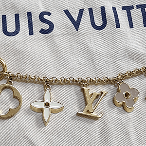 루이비통 플뢰르 드 모노그램 백 참 체인(정품)