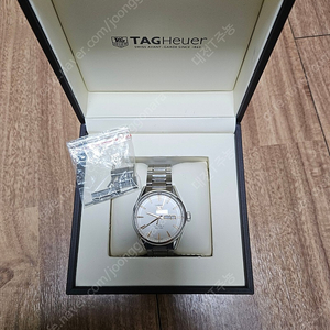 태그호이어 까레라 데이데이트 41mm 로즈골드 흰판