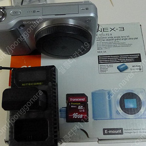 SONY NEX-3 미사용품 현재 보유주으,충전기,밧데리 메모리 1개 제공 8GB 해서팝니다,