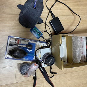 캐논 eos m100 팝니다 (카페라, 렌즈, 케이스,청소용품 포함)