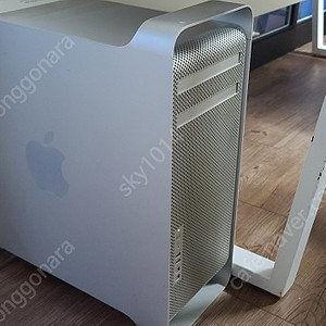 early 2009 Mac Pro ( quad-core , 메모리10GB )