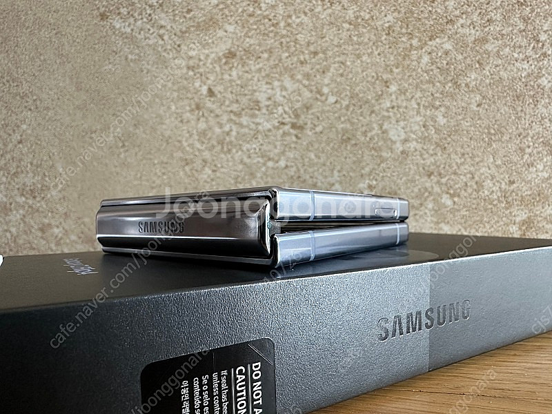 갤럭시 Z 플립4 256GB (삼케플 포함) 판매합니다--3