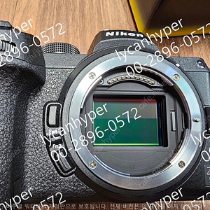 니콘 정품 nikon Z5 신동급 바디 팝니다 (무상기간 1년 6개월 남음, 64g 메모리 포함)