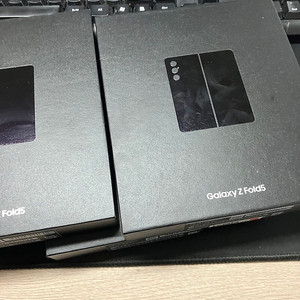 부산 갤럭시Z폴드5 블랙 Z FOLD5 미개봉 새상품 512기가 재고 147만원 초꿀매 F946