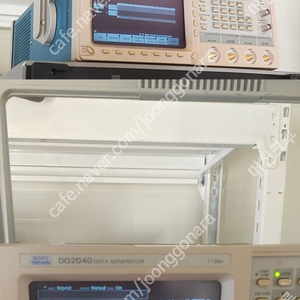 Tektronix DG2040 2ch 1.1GHz 256Kbit Data Pattern Generator