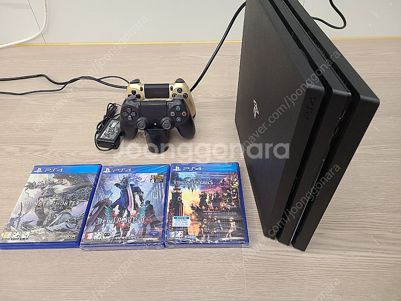 ps4 pro 2테라 플레이스테이션4 프로 팝니다--0