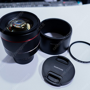 삼양 85mm f1.4 소니마운트 85.4 팝니다.