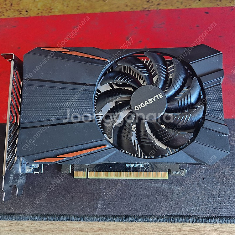 기가바이트 GTX 1050 2GB 팝니다.--0