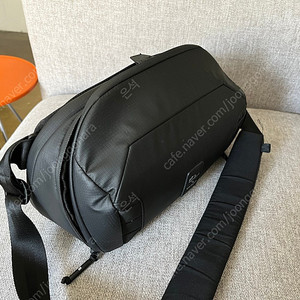 피터매키넌 x 노매틱 카메라 슬링백 8L