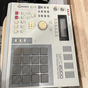 akai 샘플러 mpc2000 판매합니다