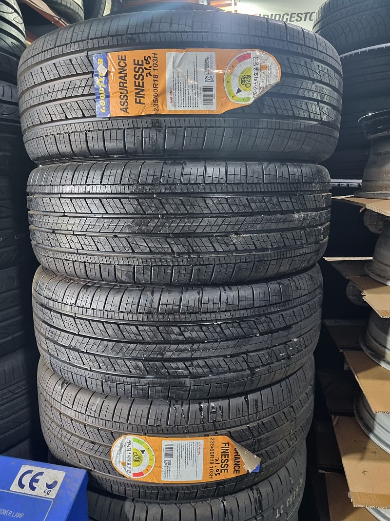 이월 신품 타이어 굳이어 235 60 18인치 판매 | 중고나라 - 안심되는 중고거래
