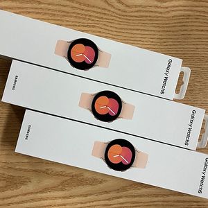 부산 갤럭시워치5 WATCH5 미개봉 새상품 핑크골드 40MM 17만원 (워치5 재고 다량보유)