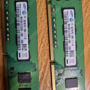 데스크탑 ddr 12600u 8기가 램 2개 팝니다.