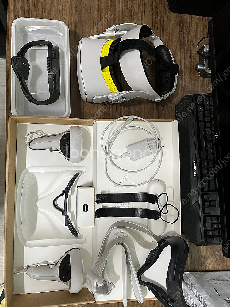 오큘러스 퀘스트2 64G 액세서리포함--0