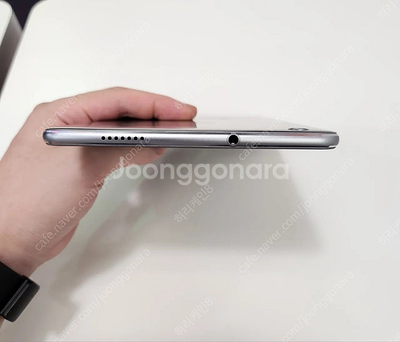 화웨이 미디어패드 M3 LITE 32GB. 4만원--3