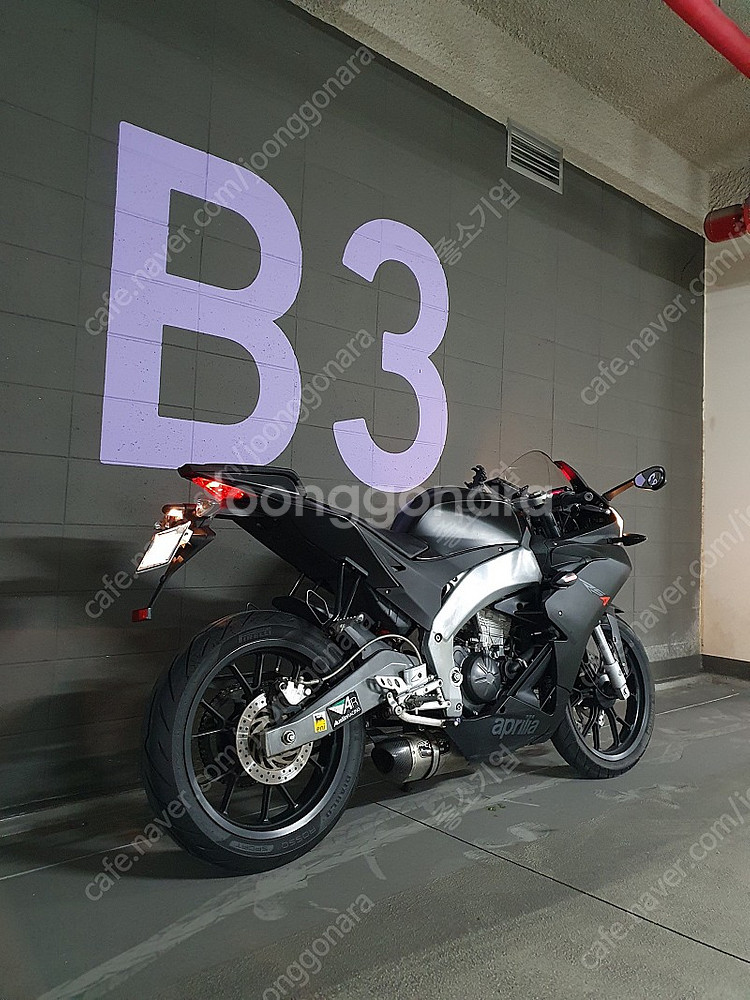 아프릴리아 Rs4 125--2