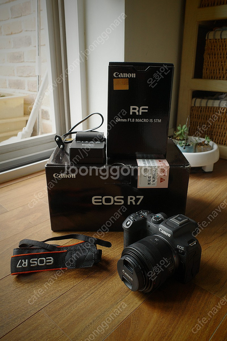 캐논 EOS R7 카메라 팝니다.--0