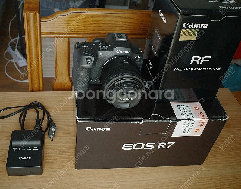 캐논 EOS R7 카메라 팝니다.--2