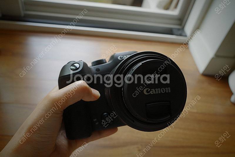 캐논 EOS R7 카메라 팝니다.--4