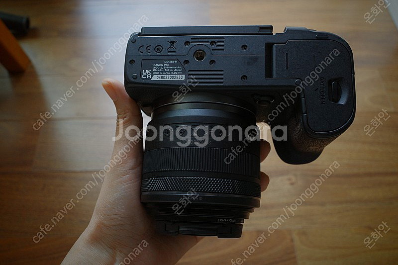 캐논 EOS R7 카메라 팝니다.--8
