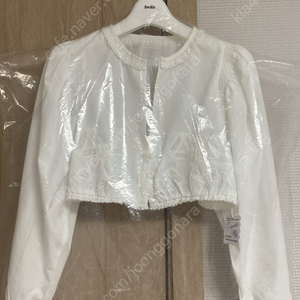 프레클 freckle lace bow cropped blouse