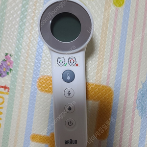 BRAUN 비접촉식 체온계 BNT400 펍니다.