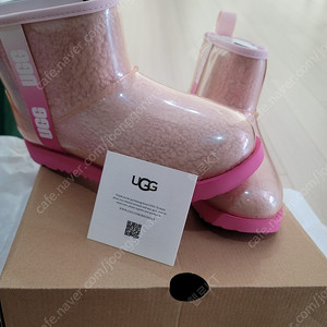 (미사용/새제품)UGG 클리어 핑크 245. EU 38