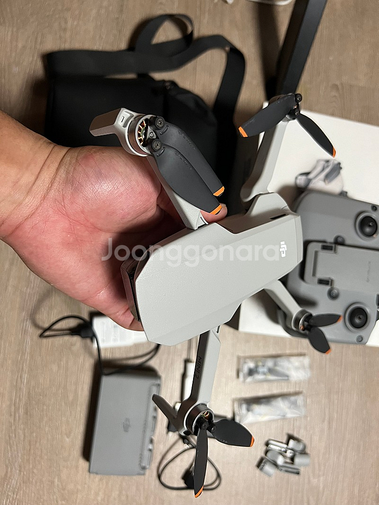 DJI 미니2 플라이모어 콤프셋 판매합니다.--1