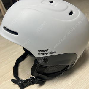 [가격내림!!!]스위트 프로텍션 헬멧 (L-XL사이즈 판매합니다) / 색깔-화이트