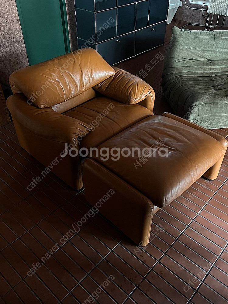 카시나 cassina 마라룽가 (브라운컬러) 1인 쇼파 + 오토만 팝니다--0