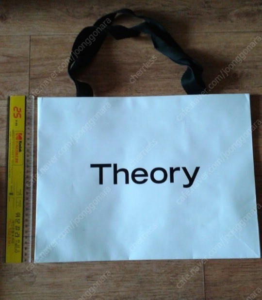 명품쇼핑백:메종키츠네 발렌시아가 이자벨마랑 apc 이미지